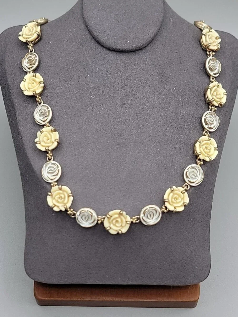 Vintage Liz Claiborne Rose Head Necklace 18